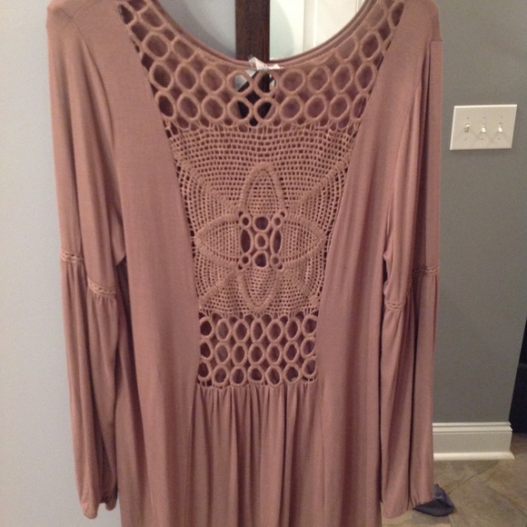 Andree by Unit Tops - Top with embroidery accent/open back